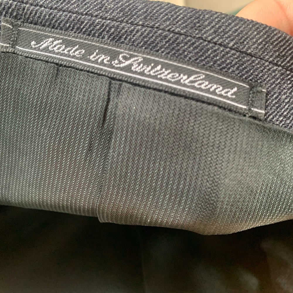 Ermenegildo Zegna Men’s Gray Wool Suit 48R(EU58) - Made In Switzerland- Flaws - Picture 5 of 15